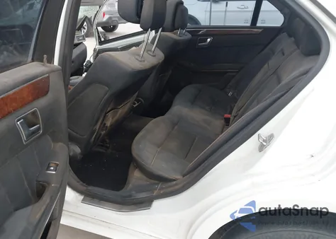 2012 Mercedes-Benz E 350 z USA, uszkodzony, nr VIN WDDHF5KB0CA610191